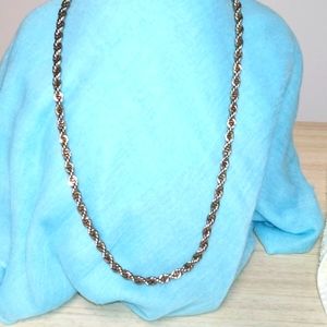 3-23 Avon beautiful twisted heavy chain